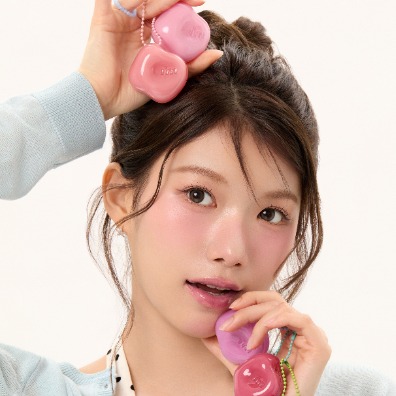 讓透明感 double 的心機單品！2026日雜風「唇頰兩用彩妝」特輯，一抹同步唇頰氣色，打造初戀般偽素顏