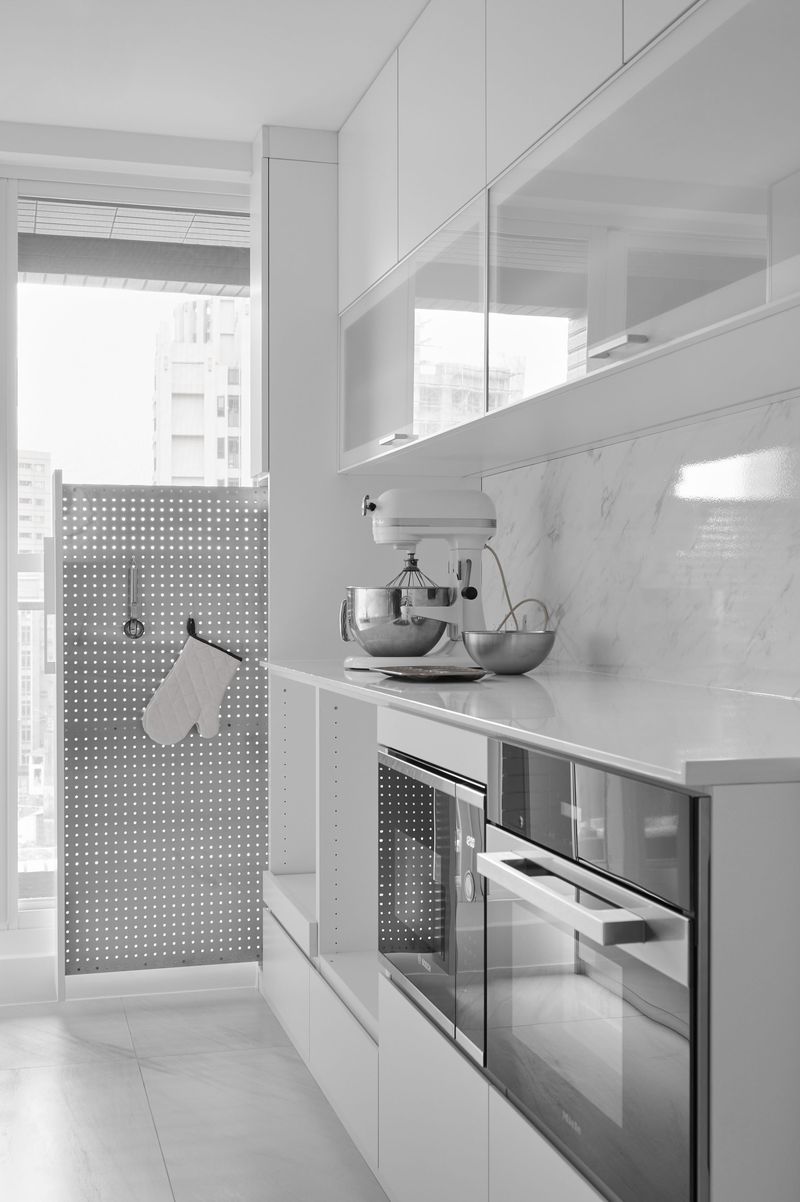 燈光設計美學；公領域；燈光配置；照明；住宅；居家；玄關；客廳；餐廳；廚房