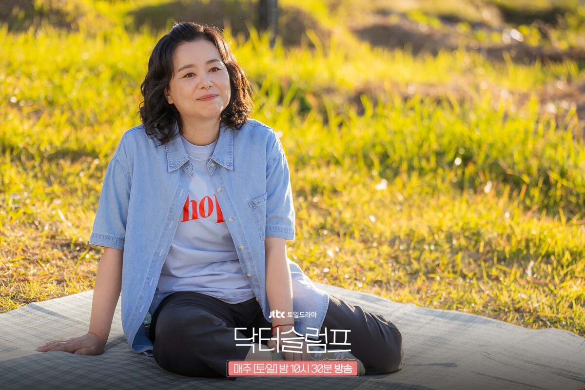 《低谷醫生》演員「戲外秘密」！朴信惠媽增重10公斤演紅《寄生上流》，她是李善均同學