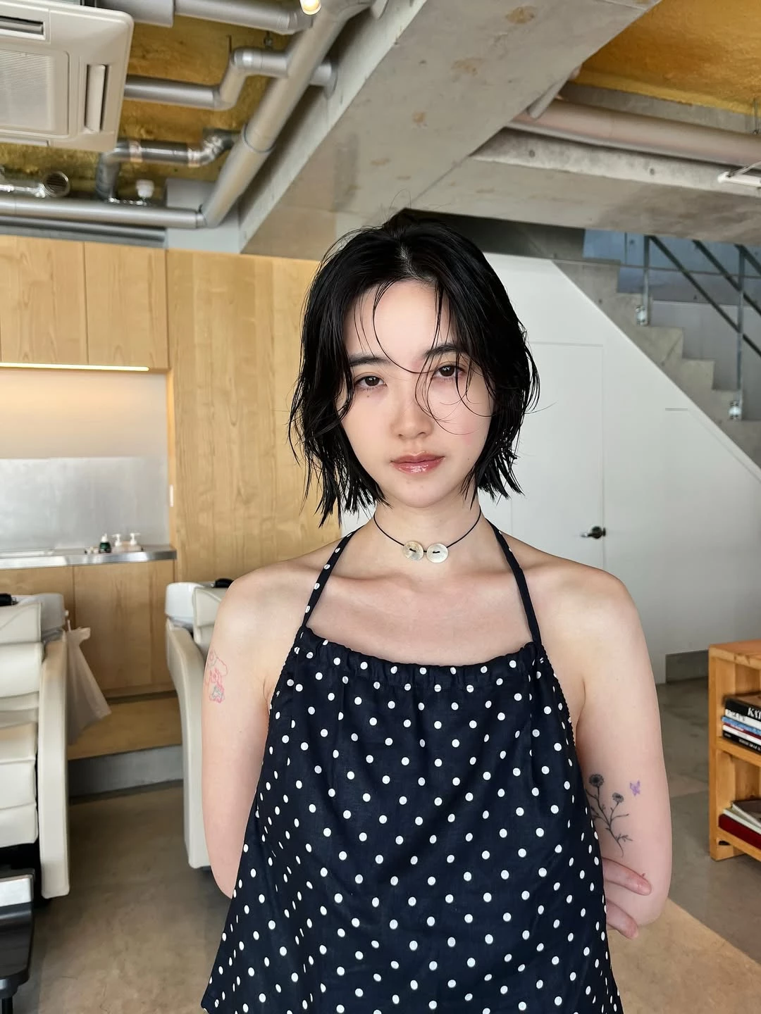 減齡中分短髮推薦3：輕盈貓剪