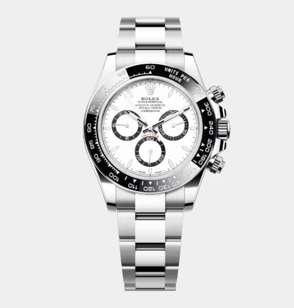 「Cosmograph Daytona（迪通拿）」系列，近年在高級錶界，可說是一錶難求。純淨的白色錶盤，搭配三個黑色計時圈，極具辨識度的黑白雙色對比，展現出無可匹敵的運動DNA。這種不靠黃金閃爍、不靠鑽石堆砌，全憑歷史底蘊與頂級工藝說話的「鋼王之王」，戴在氣質低調有實力的Ødegaard手上，簡直是絕配！（商品價格約：NTD 570,500）