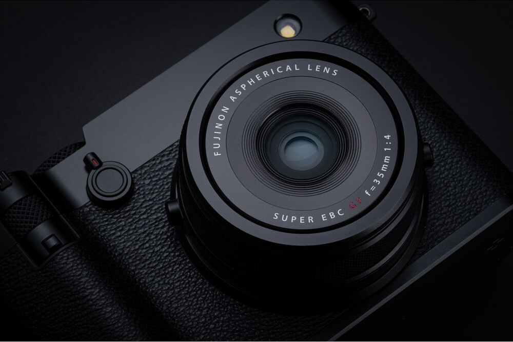 富士正式發表首款中片幅隨身相機 GFX100RF！建議售價約 NT$160,000