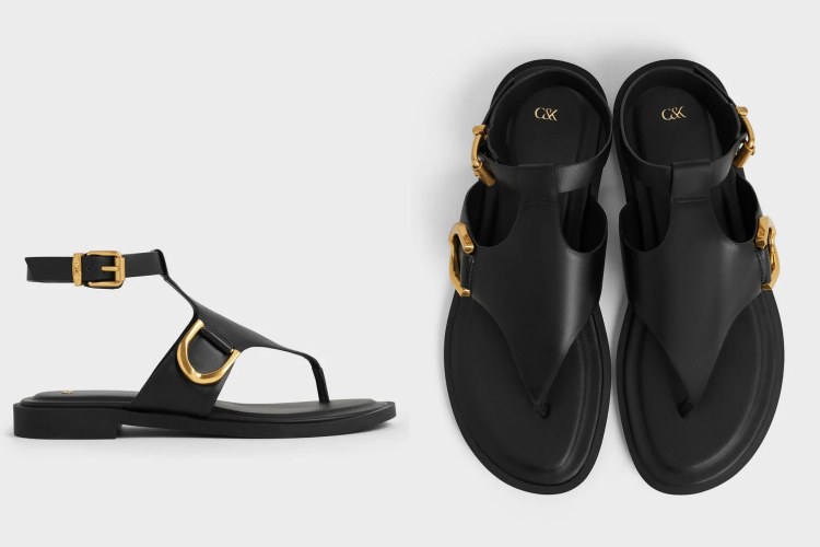 小CK黑色真皮夾腳涼鞋，商品價格 NTD 2,590。