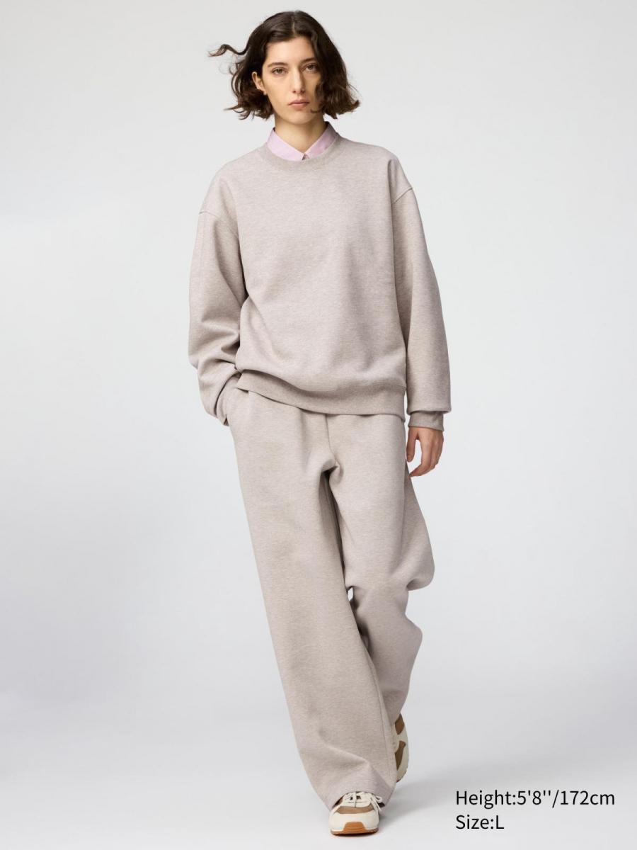 這條男女同款的休閒寬褲，運用較為硬挺的版型製作棉褲，其俐落的線條與鬆身的剪裁，可輕鬆的修飾真材達到顯瘦效果，加上多元的配色設計，能滿足不同的穿搭需求。