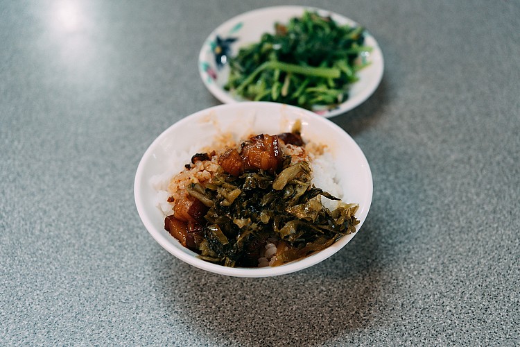 在雙連捷運站旁萬全街巷口的「香滿園」開業於1958年，是那種不張揚卻深植人心的老台北味。