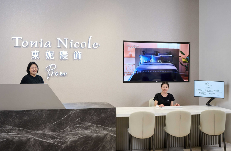 透過視覺模擬技術，顧客可以提前看到不同花色在自家空間中的呈現效果。（圖／品牌提供）