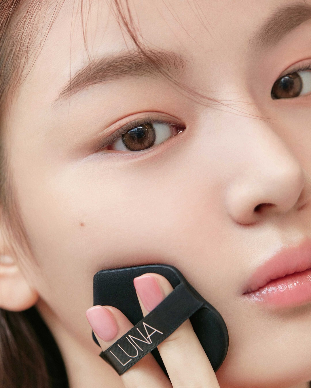 低粉感上妝技巧，還原原生膚質狀態