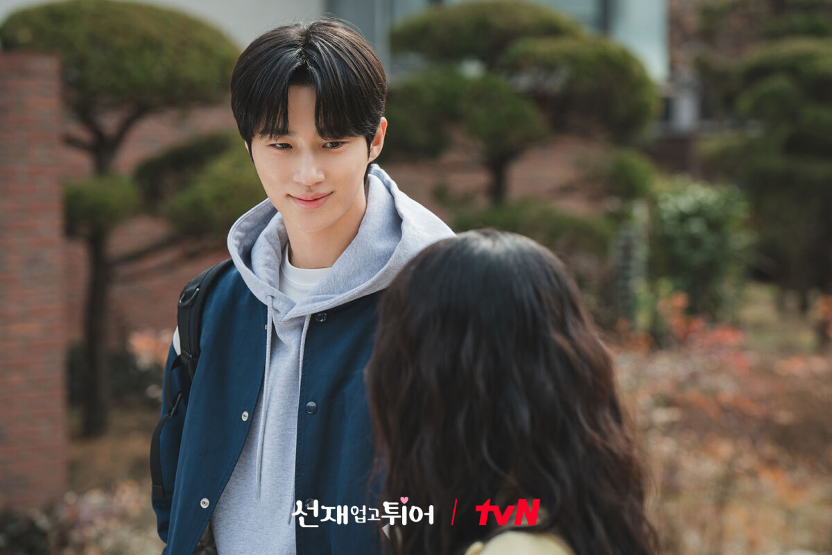 韓網熱議，盤點《背著善宰跑》原著善宰和邊佑錫的高度相似性！