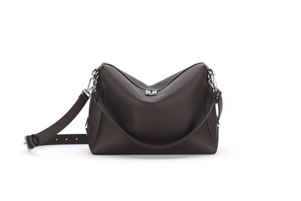 如果正在尋覓一款日常百搭的包款，那「Lui」絕對可以列入首選！簡潔的外型加上耐裝的容量，作為日常通勤包也很OK！