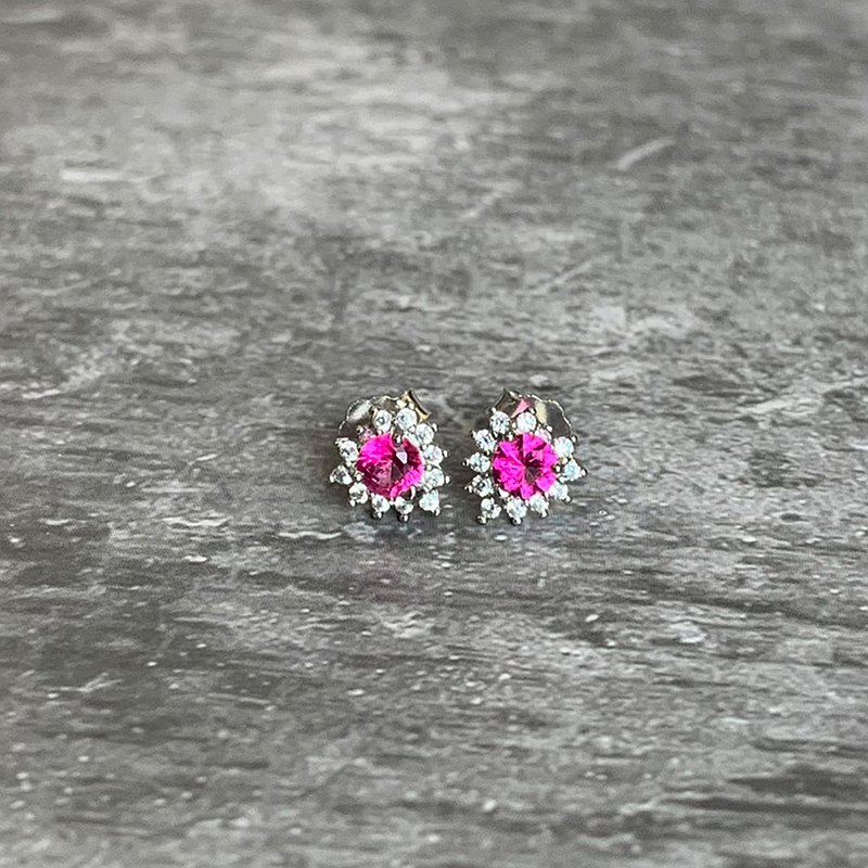 |鑲嵌珠寶| 粉托帕石 鑲嵌寶石三爪圓形簡約太陽花耳釘