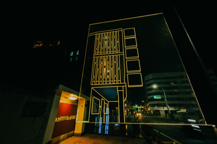 《有名字的藍色方盒》陳彥富｜葉天祐律師樓