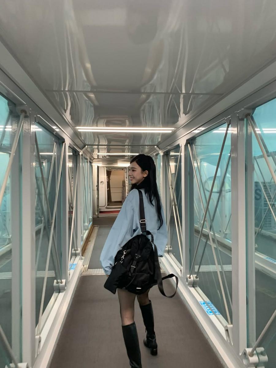 「Re-Nylon」系列包款是 Prada 最經典的作品，面料上以永續為核心，加上好保養、輕變的特性，成為許多人差旅的首選。