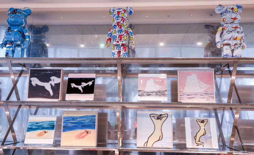 高度還原常玉畫作色彩的「常玉瓷盤」，搭配收藏原木外盒，既可做為居家擺飾亦適合用於贈禮，共6款可選。（25,000元，需預購，圖／趙文彬攝）