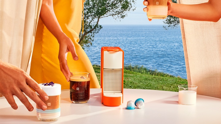 Nespresso 攜手 PANTONE 推出杏仁香草風味咖啡、聯名柑橘橙系列咖啡機與多款時尚配件