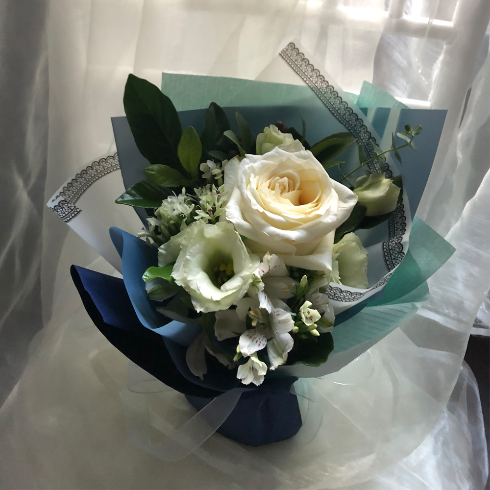 【永春花苑世貿店】仙杜瑞拉鮮花花束 | 畢業 生日首選 |