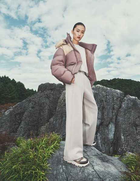 ECCO × NRL 蓬鬆羽絨外套 （灰褐色/沙漠棕）／17,800元（圖／品牌提供）