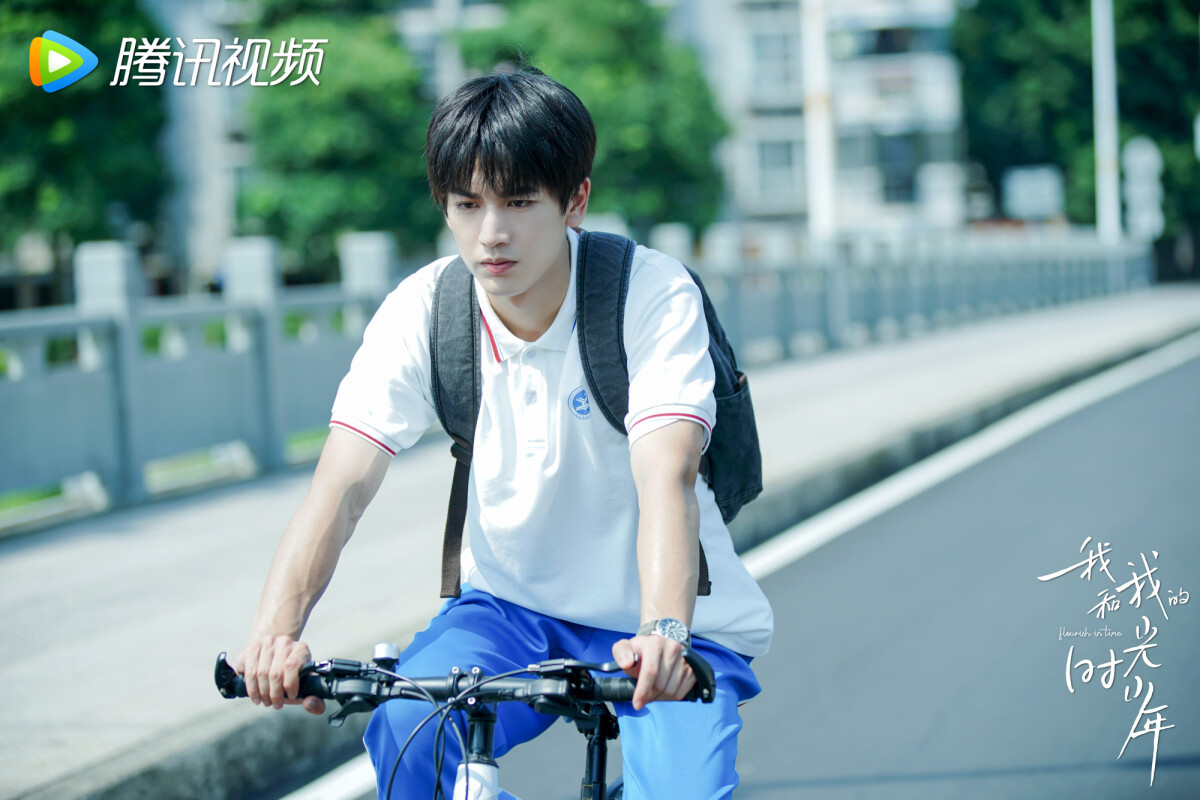 韓網熱議「比車銀優帥的陸劇演員」！肖戰、楊洋人氣高，他們因《致我們》系列紅遍海外