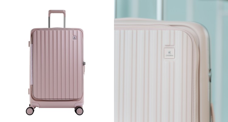 Crown以明星商品Boxy前開式行李箱再掀話題，這回換上柔霧粉色，霧面質感低調中帶著高級感，柔和色調不僅呼應秋冬流行的溫潤色系，也為旅途增添浪漫氛圍。
