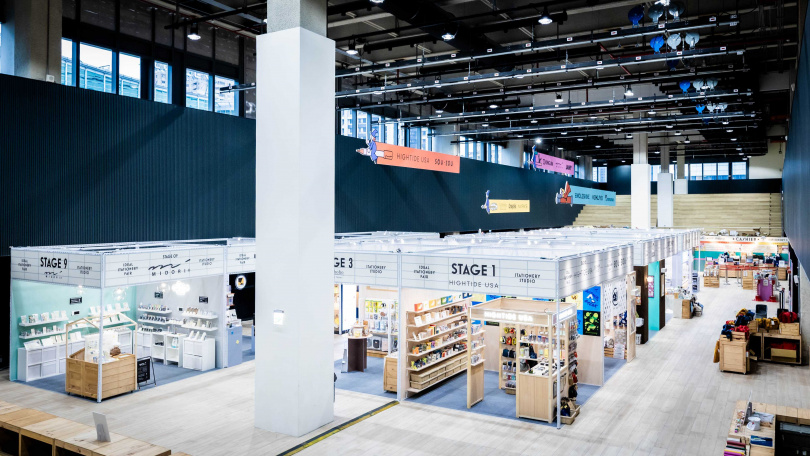 誠品書店「2025理想的文具」盛大開展，將佔地500坪的誠品生活新店3F實驗場打造為文具迷專屬奇幻影城。（圖／誠品提供）