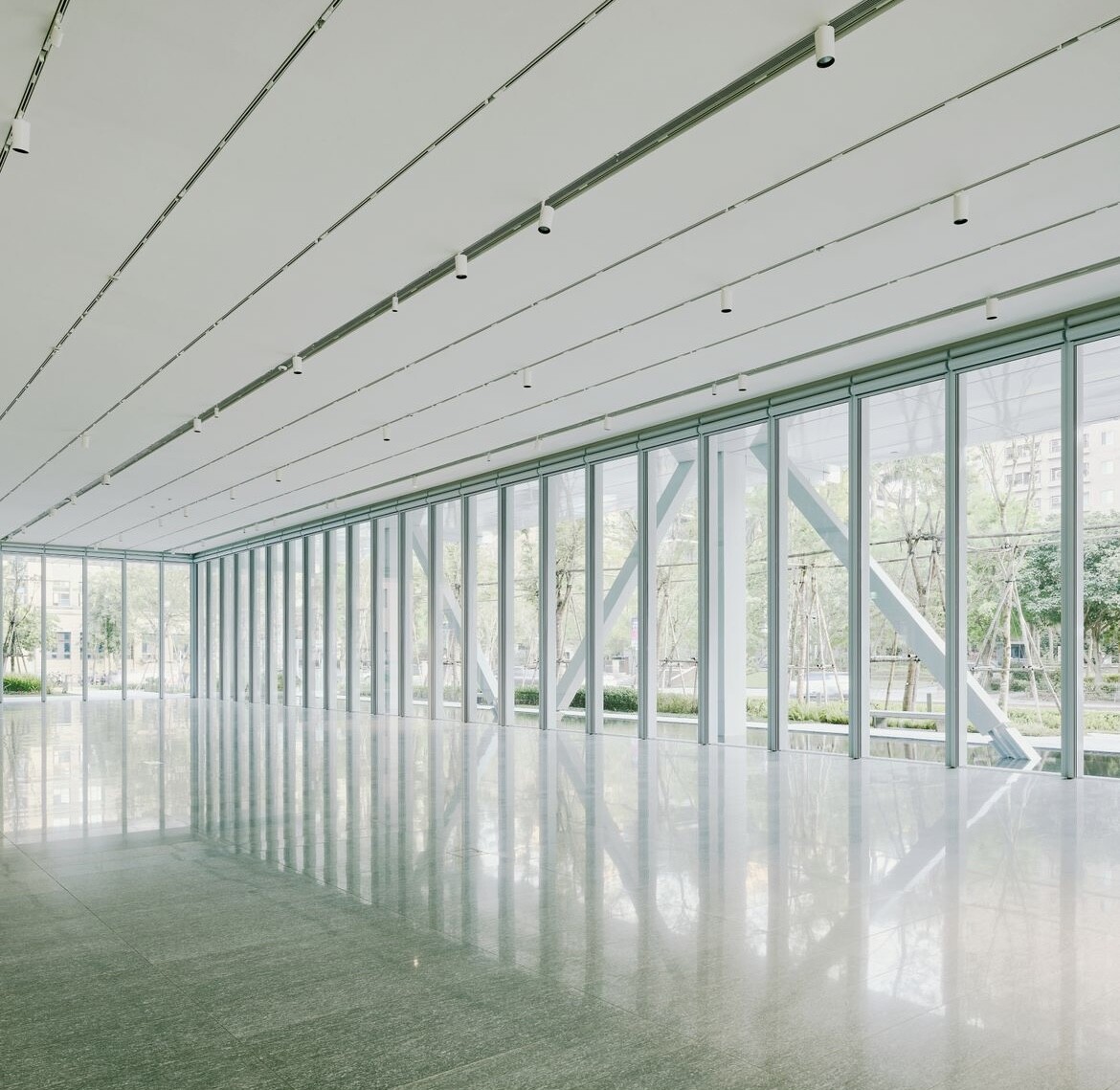 台北新地標「富邦美術館」開幕！打卡獲獎建築師純白超美建築、世界級展品價值20億！