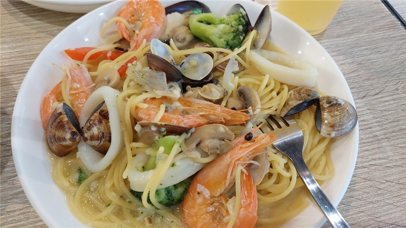 美食 ｜《不思義》義式廚房，高雄市三民區一間CP值超高的義式