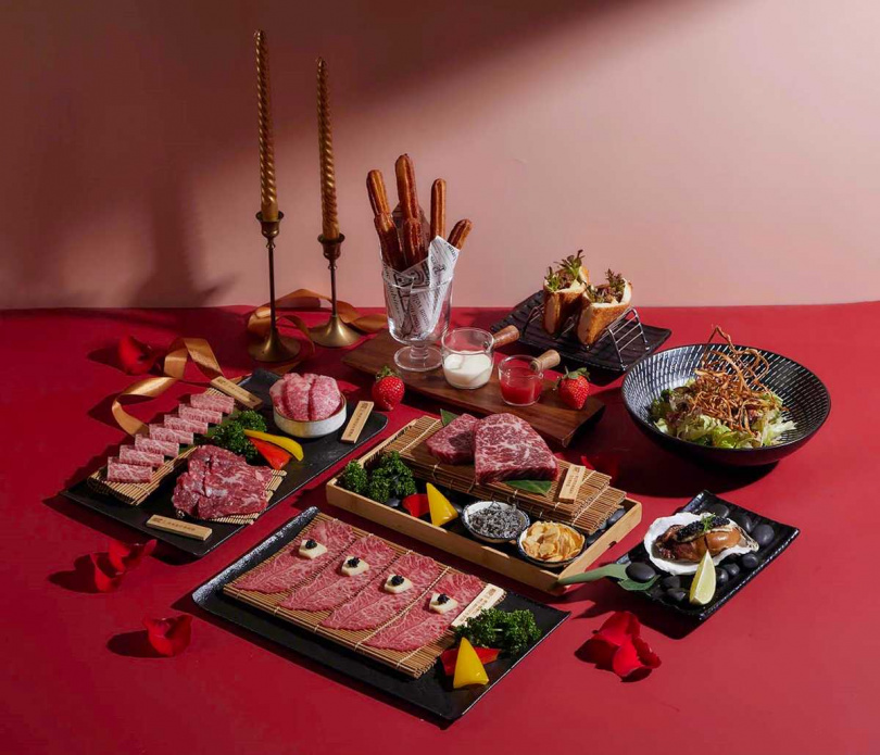 最肉燒肉即日起至2/29推出「情人節限定套餐」，可享情人節限定的人氣甜點「草莓戀人荔香吉拿棒」。