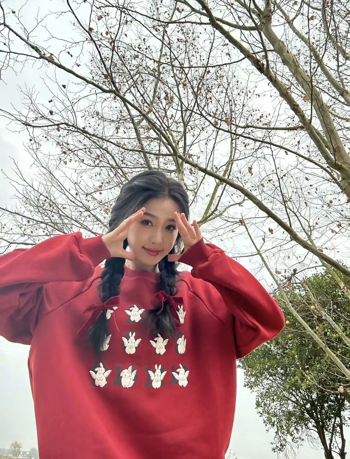 新年紅色穿搭六大範本：整身紅「這樣搭」才不出錯！少女千金風、成熟質感風都有