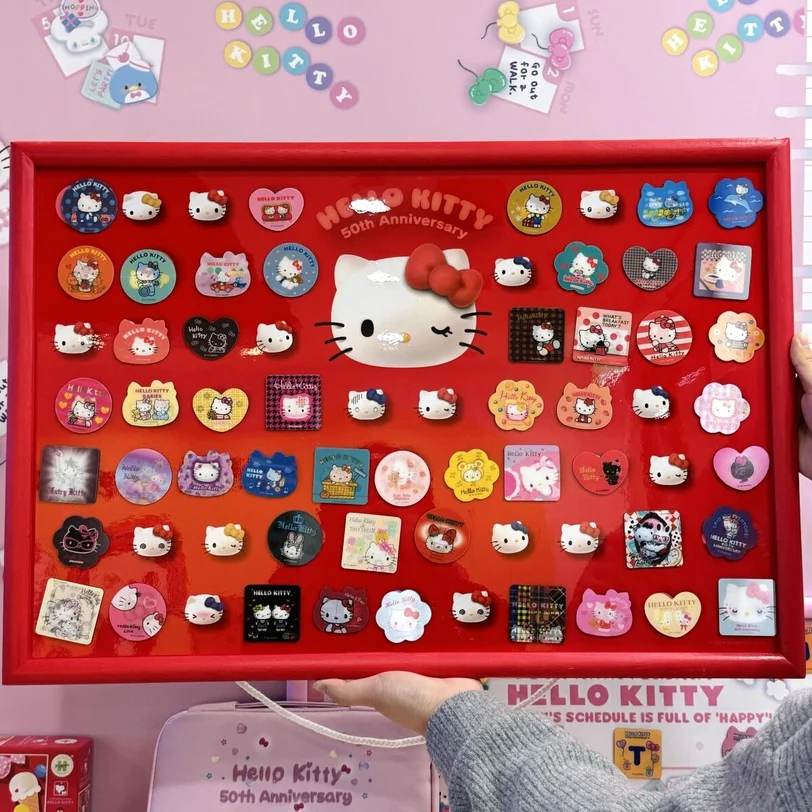 免費換！7-11「KITTY50週年集點」4款周邊亮相，KITTY絨毛零錢包、磁鐵板、磁鐵組都有