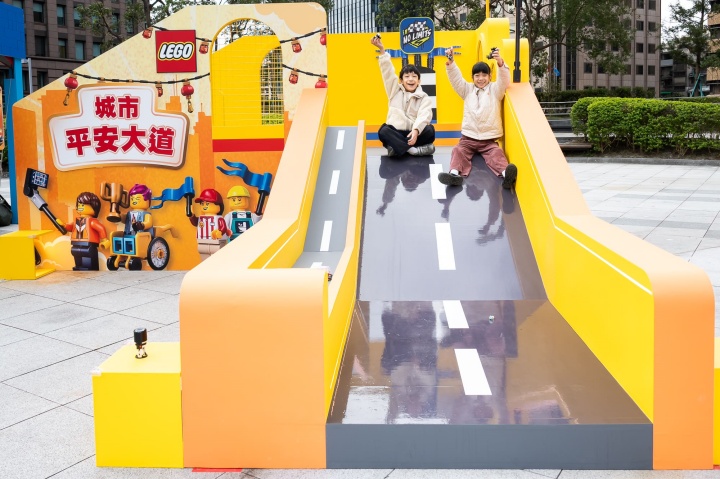 樂高「新春」活動限時登場！3 尺高財神許願池、巨型溜滑梯和 3 大開運關卡等你玩