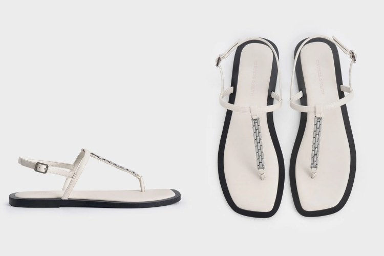 小CK白色金屬鍊夾腳涼鞋，商品價格 NTD 1,790。