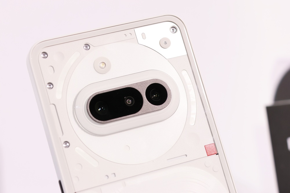 透明手機 Nothing Phone 3a 在台發表，售價 13990 元起
