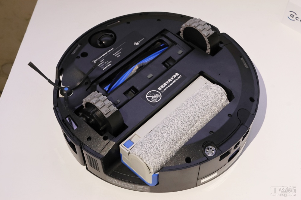 科沃斯X8 PRO OMNI掃拖機器人合體洗地機：恆壓滾筒活水洗地、早鳥價 32,988 元限時開跑