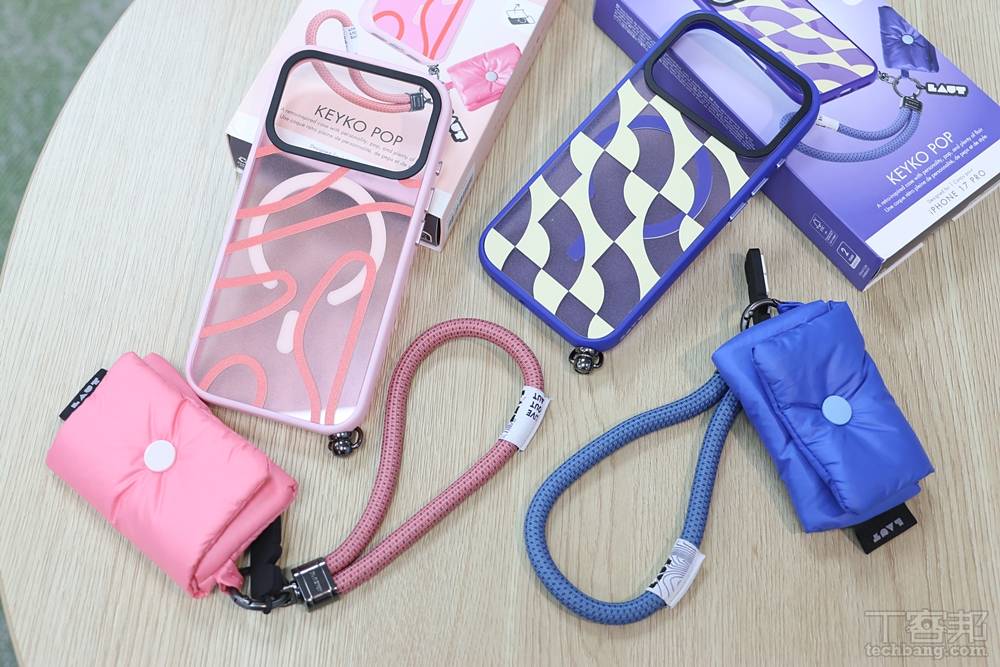 採用磁吸可拆式背板，方便用戶輕鬆更換背板風格，配件方面，隨殼附贈耳機收納包與腕掛繩。