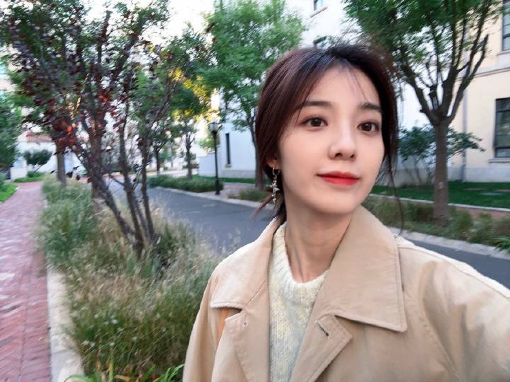 喬琳同款「職場包頭」造型8：手抓感包頭