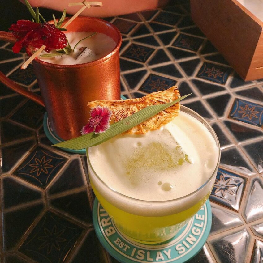 台南酒吧推薦》精選7間隱身巷弄內的台南特色酒吧，尋找府城微醺時光！