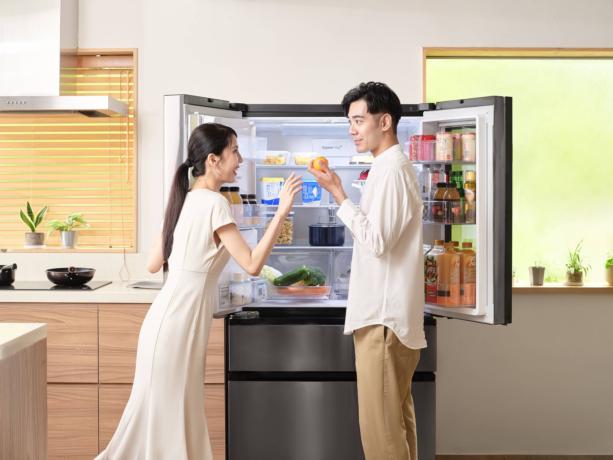 LG 推出 60 公分窄版敲敲看雙門冰箱，小空間也能輕鬆使用