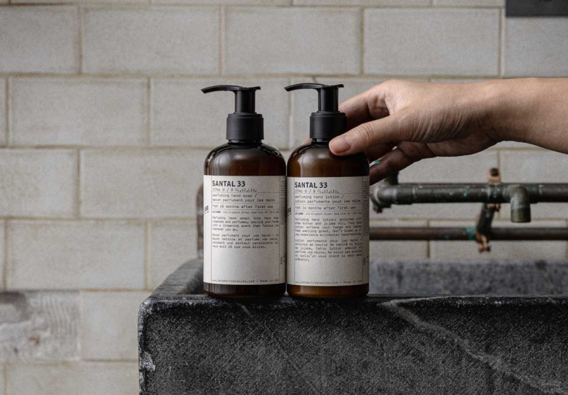 Le Labo Santal 33檀香33香氛洗手露237ml／1,900元、Le Labo Santal 33檀香33香氛護手乳237ml／2,250元。（圖／品牌提供）（圖／品牌提供）