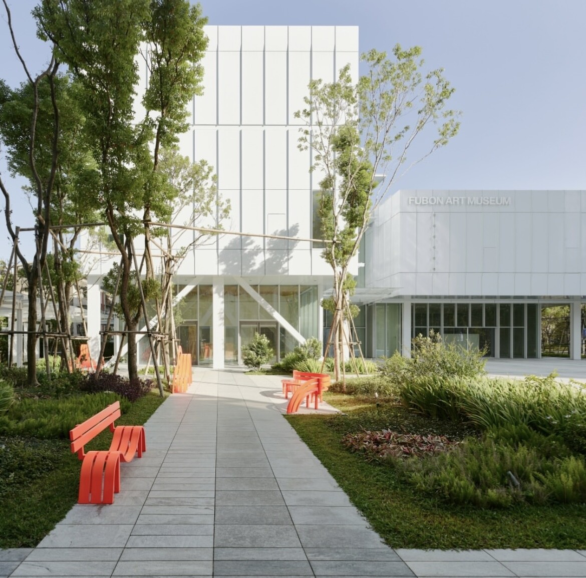 台北新地標「富邦美術館」開幕！打卡獲獎建築師純白超美建築、世界級展品價值20億！