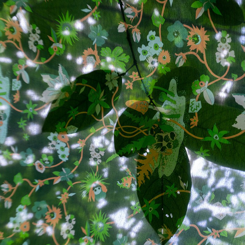 印花絲棉絲巾 - DANCING FLOWER 跳舞的花