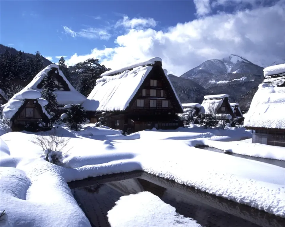 【北陸旅遊】北陸戲雪-夢幻童話合掌村、兼六園、庄川遊船、新穗高纜車、東茶屋街、溫泉美食饗宴、五日、奥飛騨燒岳、高雄來回-3