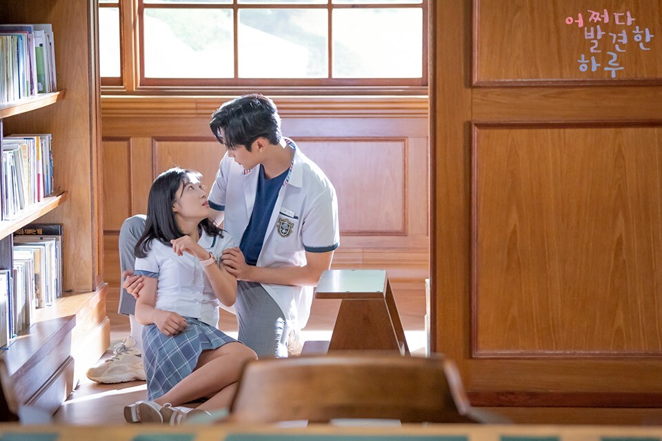 《背著善宰跑》金惠奫必看作品：跑6年龍套，《天空之城》《偶然發現的一天》熬出頭！