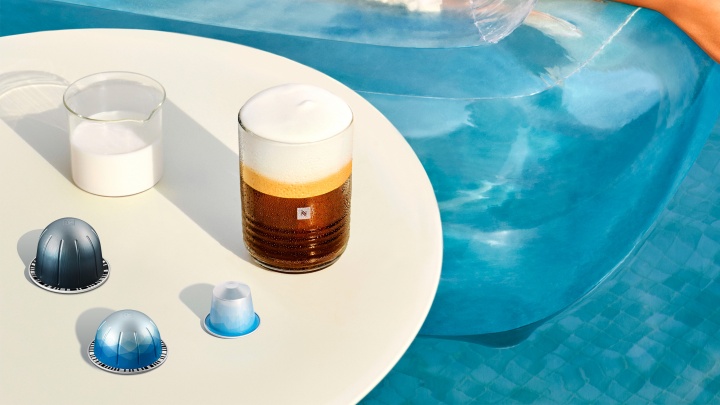 Nespresso 攜手 PANTONE 推出杏仁香草風味咖啡、聯名柑橘橙系列咖啡機與多款時尚配件