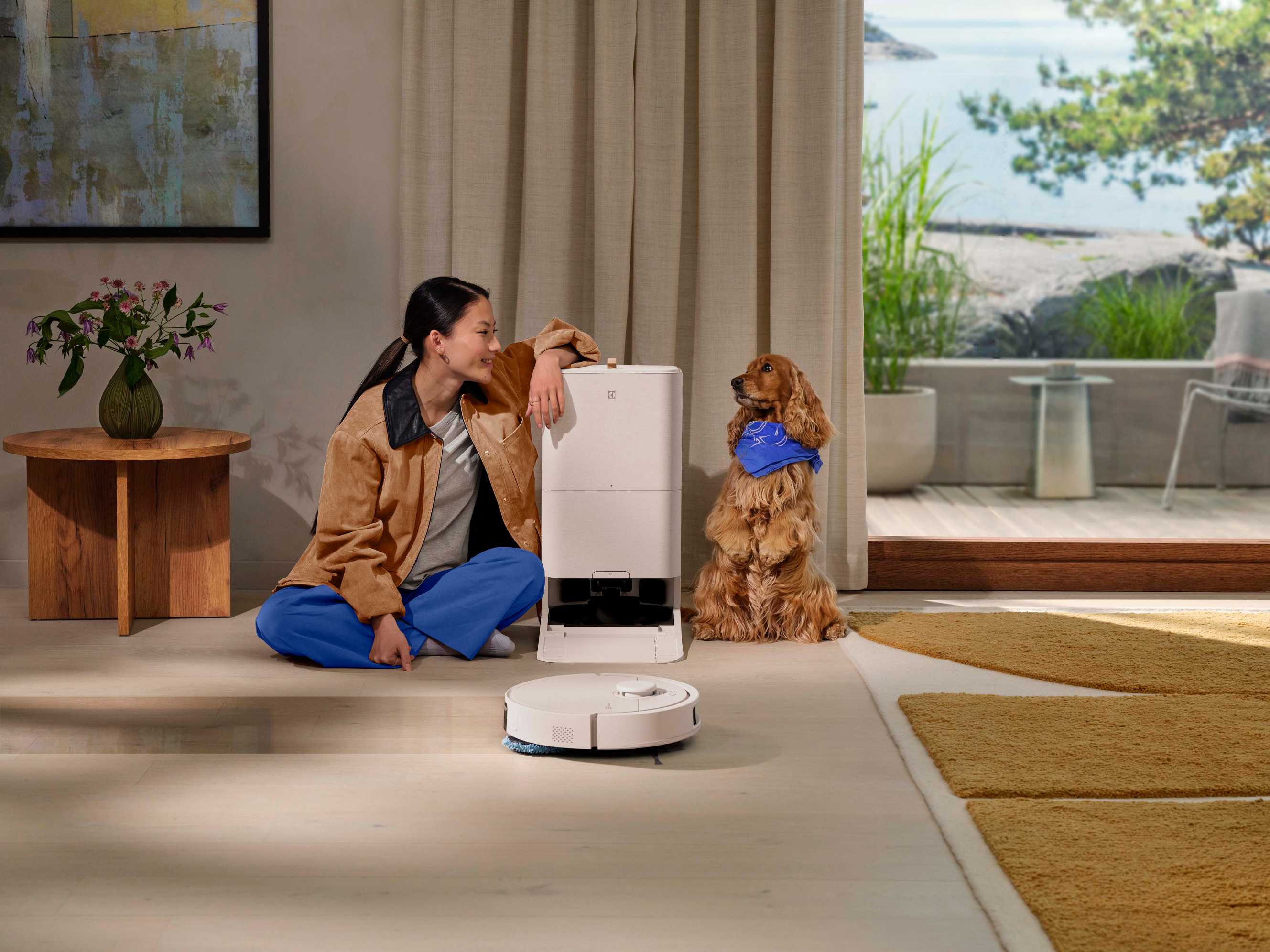 伊萊克斯推出 800 全能掃拖機器人：強調符合 GDPR 隱私規範、具備 65°C 熱水洗布與全自動基座