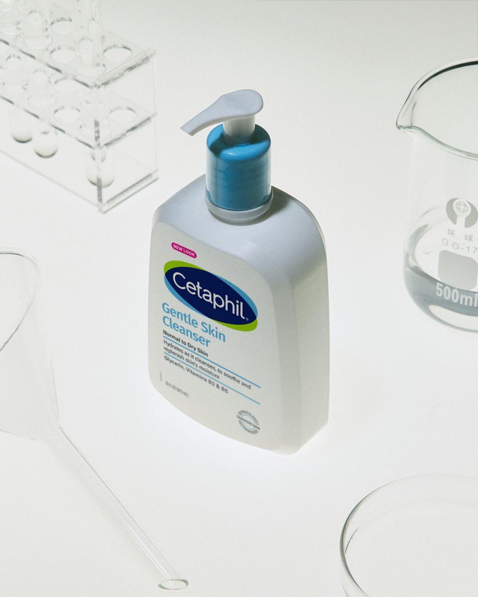 由美國藥劑師於 1947 年創立，舒特膚的創立初衷，是為了更有效改善敏感肌膚問題。不同於一般商業品牌的行銷導向，舒特膚專注於醫學背景與臨床實證。