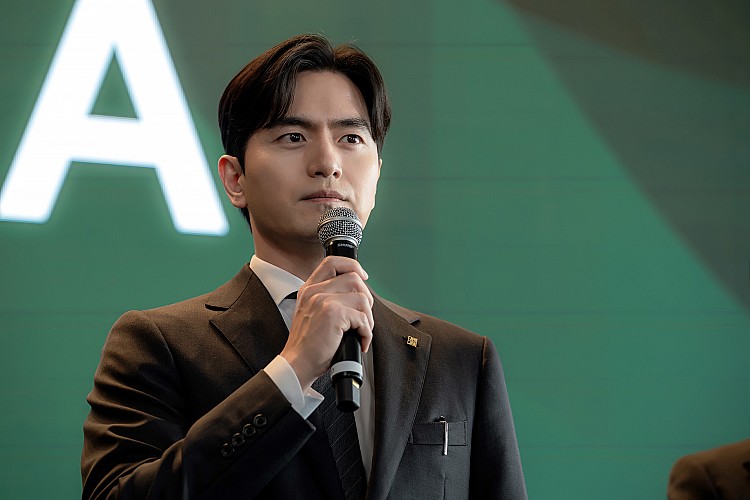 《夢想成為律師的律師們》由李陣郁主演