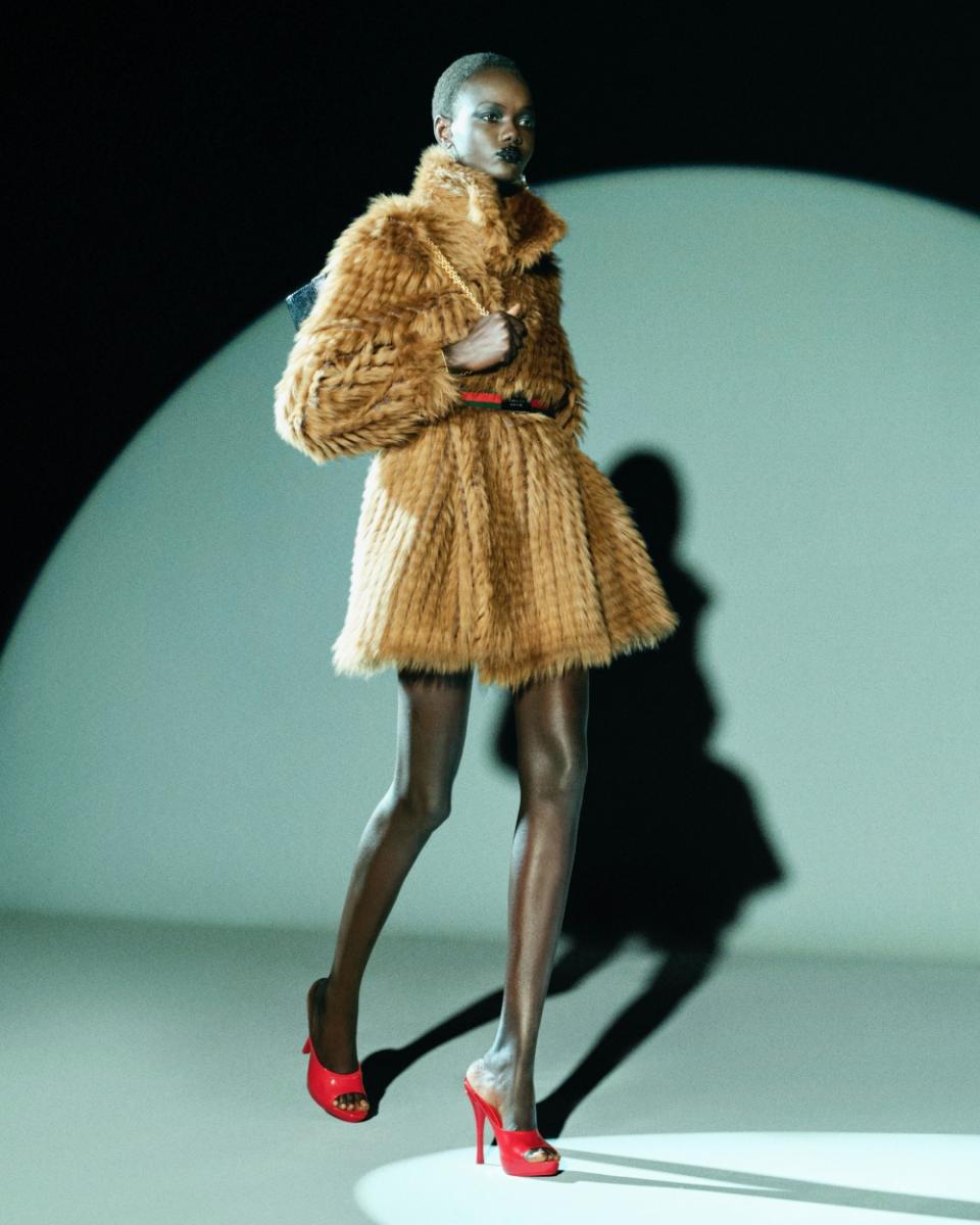 如何強化服裝的識別度，對於以包袋與皮具起家的品牌來說，是最嚴峻的挑戰。