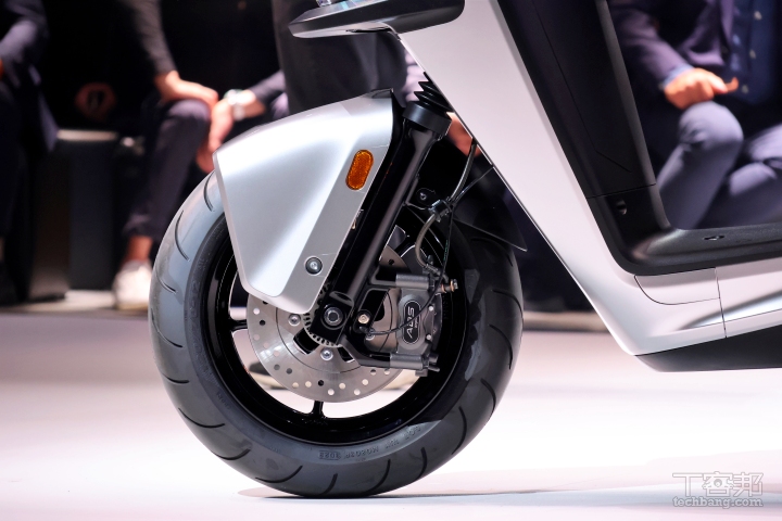 Gogoro Pulse性能旗艦發表：LED矩陣頭燈新造型、10.25吋智慧儀表可導航，不含補助價格 10.9 萬起