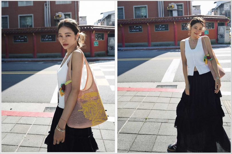 許路兒在台北逛大街，揹起超輕質的Burberry 粉色編織手提包，搭配她與LOVFEE x LURE 聯名的荷葉長裙。（圖／許路兒 ig）