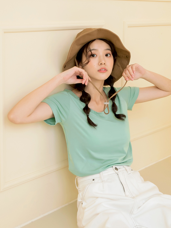 13度WARM++超進化大圓領短袖發熱衣