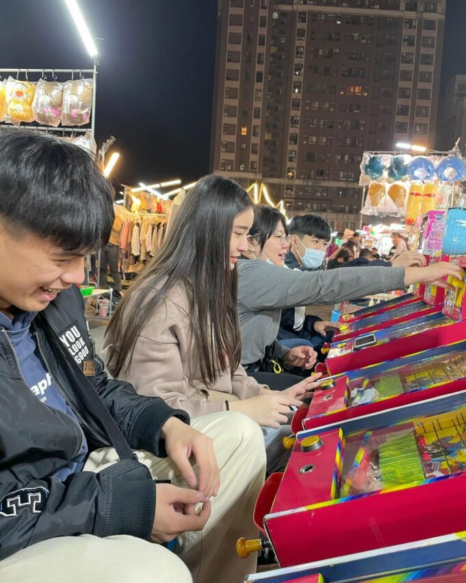 台中夜市推薦｜最新夜市、吃喝玩樂、拍照打卡、營業時間看這篇